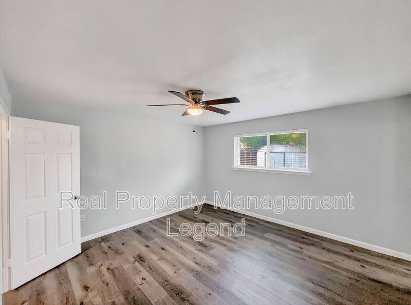 House for rent at 109 N Heights Dr, Crowley, TX 76036