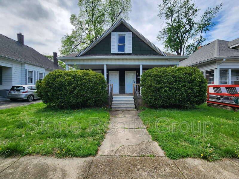 Apartment for rent at 2015 Washington Ave, Terre Haute, IN 47803