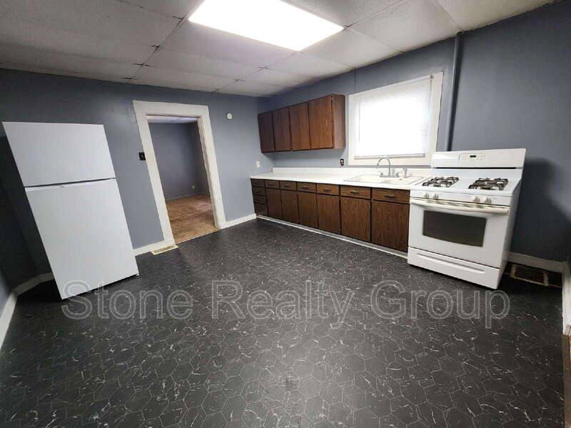 Apartment for rent at 2015 Washington Ave, Terre Haute, IN 47803