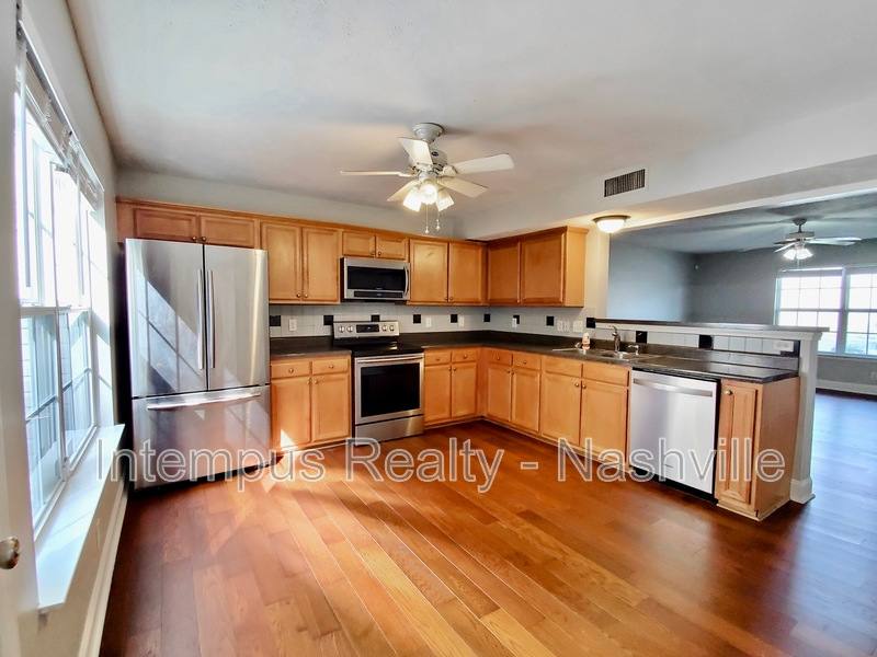 Townhouse for rent at 325 Shoshone Place, Murfreesboro, TN 37128