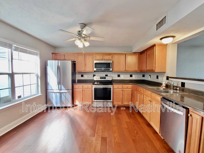Townhouse for rent at 325 Shoshone Place, Murfreesboro, TN 37128