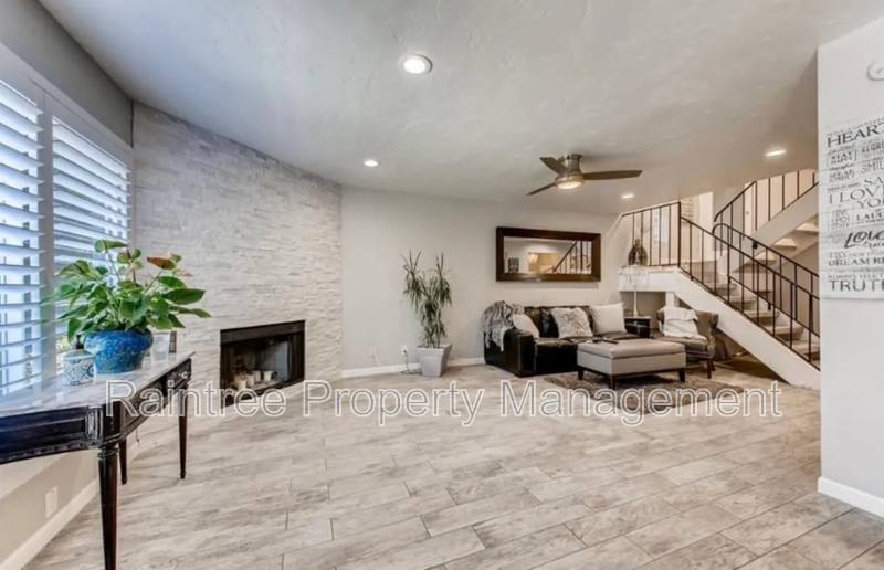 Townhouse for rent at 671 Ascot Dr, Vista, CA 92083