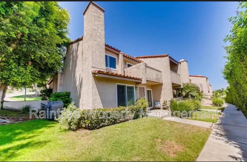 Townhouse for rent at 671 Ascot Dr, Vista, CA 92083