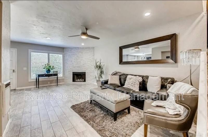 Townhouse for rent at 671 Ascot Dr, Vista, CA 92083