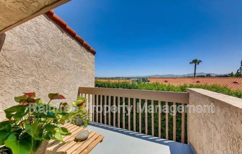 Townhouse for rent at 671 Ascot Dr, Vista, CA 92083