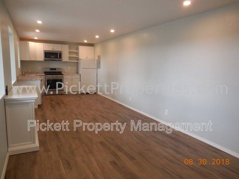 Apartment for rent at 307 E 30th St, Bremerton, WA 98310