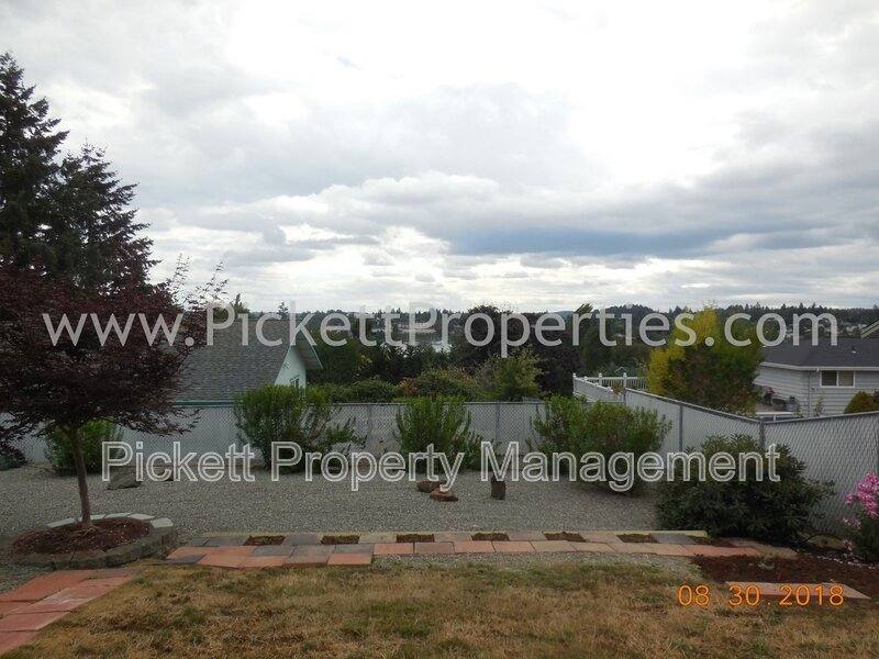 Apartment for rent at 307 E 30th St, Bremerton, WA 98310