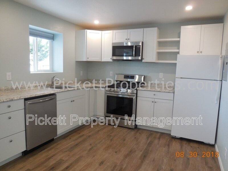 Apartment for rent at 307 E 30th St, Bremerton, WA 98310