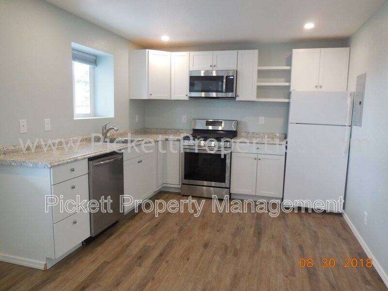 Apartment for rent at 307 E 30th St, Bremerton, WA 98310