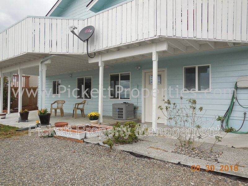 Apartment for rent at 307 E 30th St, Bremerton, WA 98310