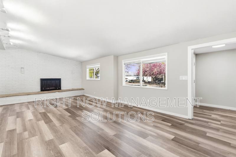 House for rent at 413 Chestnut St, Mountain Home, ID 83647
