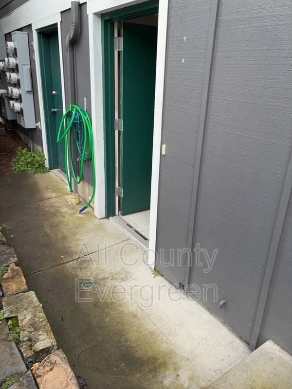 Apartment for rent at 1015 9th St #B, Bremerton, WA 98337