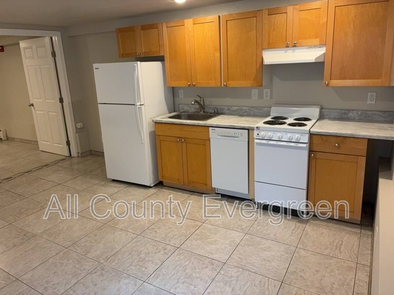 Apartment for rent at 1015 9th St #B, Bremerton, WA 98337