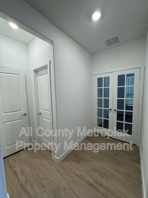House for rent at 229 Invermore Dr, Little Elm, TX 75068