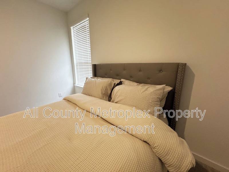 House for rent at 229 Invermore Dr, Little Elm, TX 75068