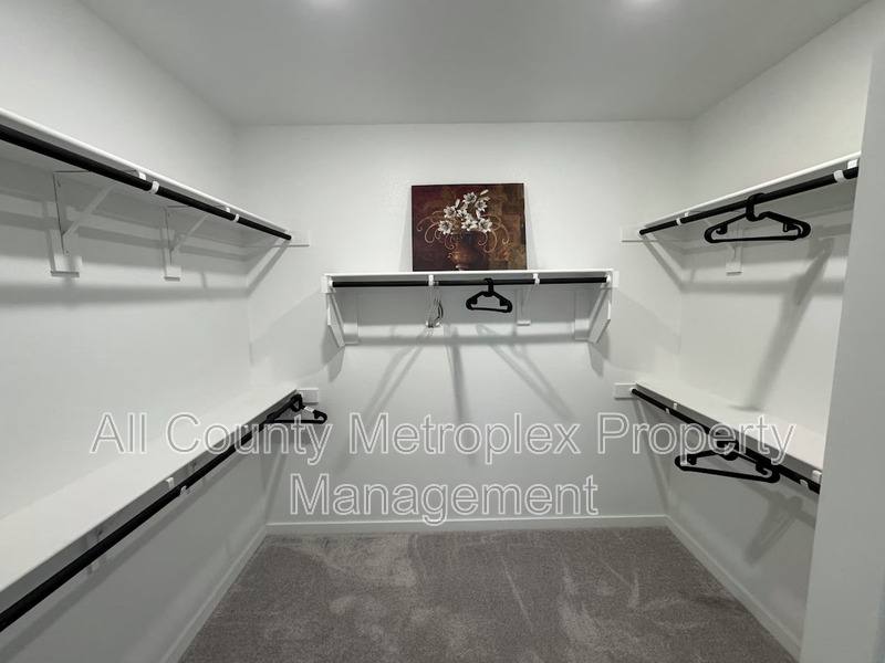 House for rent at 229 Invermore Dr, Little Elm, TX 75068