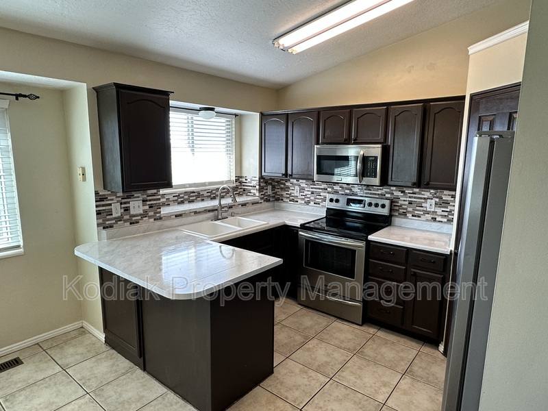 House for rent at 1941 Jenny Lane, Clearfield, UT 84015