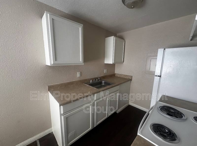 Apartment for rent at 2101 Sunrise Ave #11, Las Vegas, NV 89101