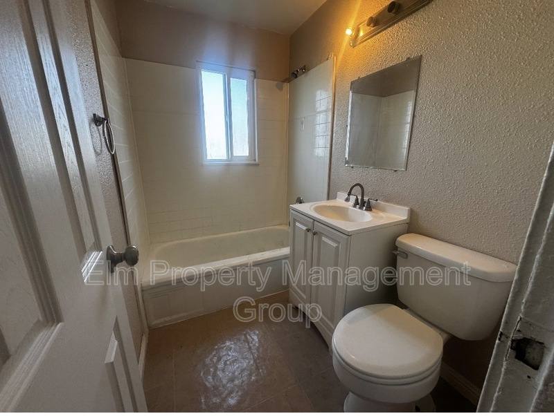Apartment for rent at 2101 Sunrise Ave #11, Las Vegas, NV 89101