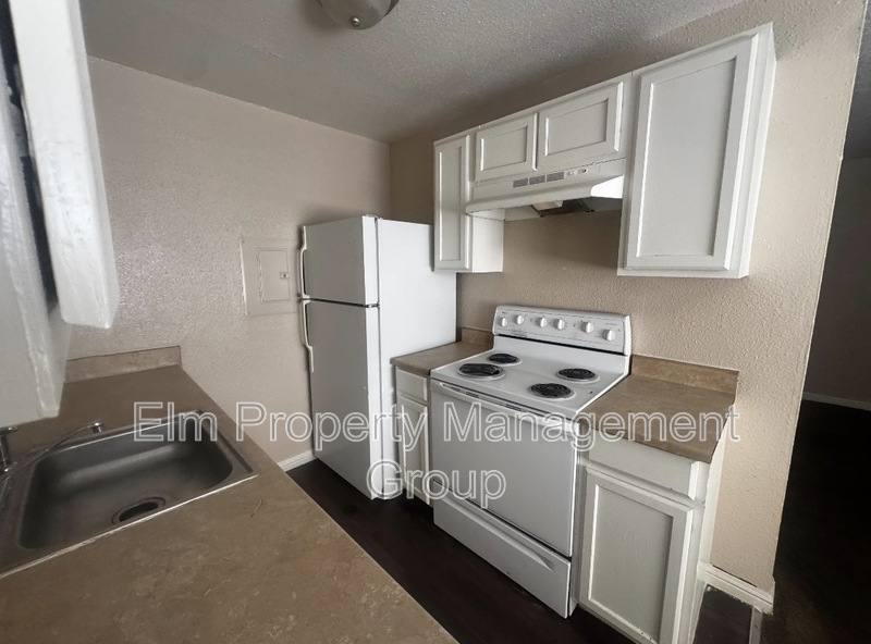 Apartment for rent at 2101 Sunrise Ave #11, Las Vegas, NV 89101