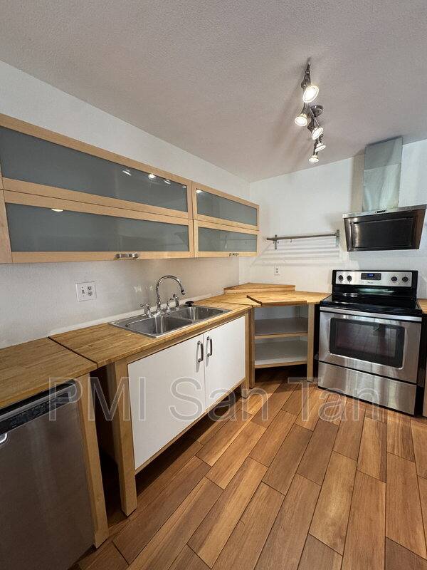 Condo for rent at 5525 E Thomas Rd #F1, Phoenix, AZ 85018