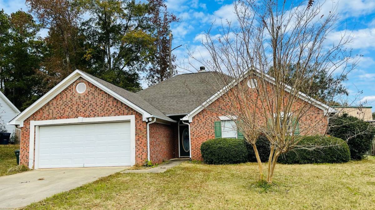 House for rent at 292 Chinaberry Court, Auburn, AL 36830