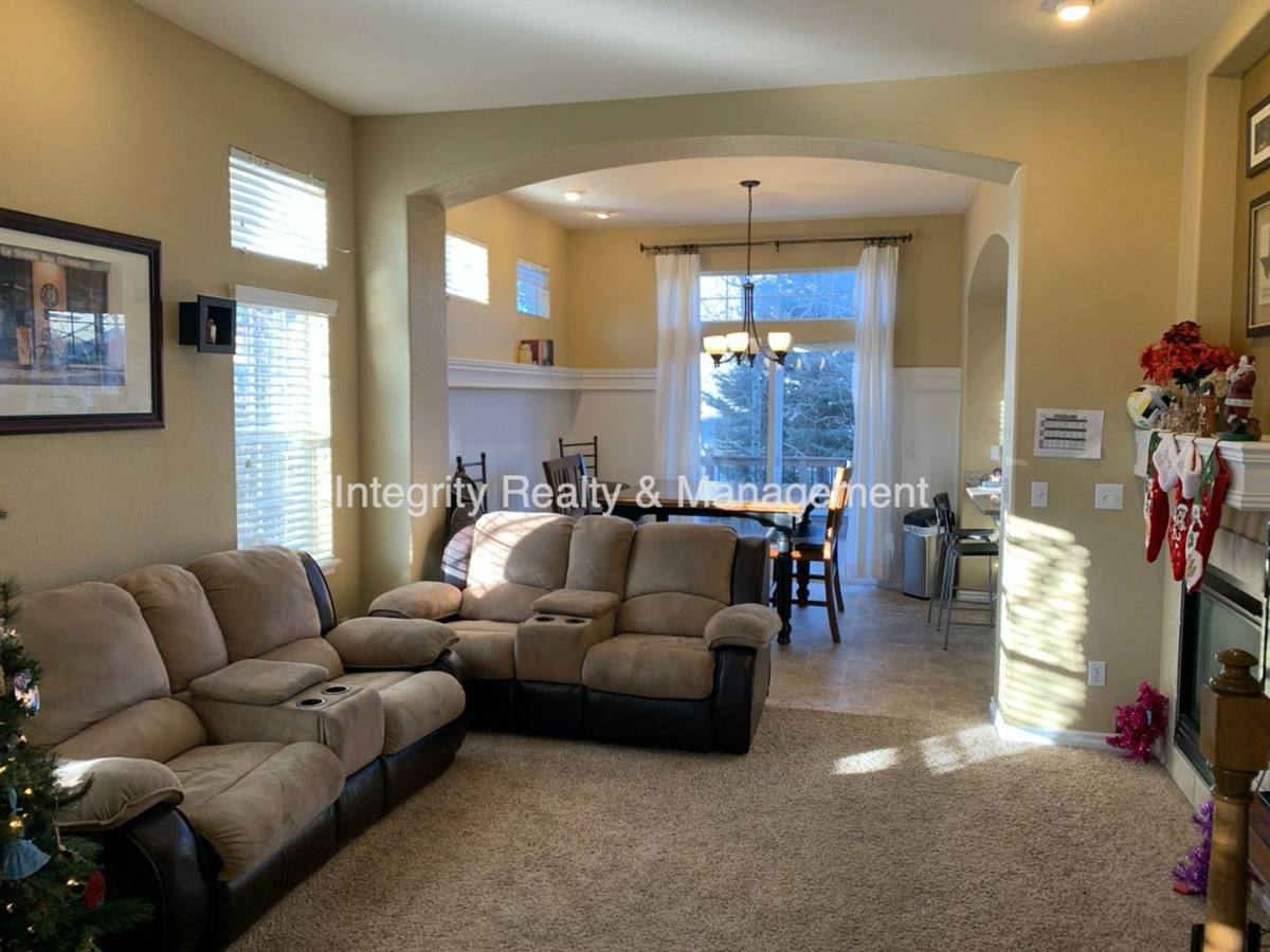 House for rent at 3025 Redhaven Way, Littleton, CO 80126