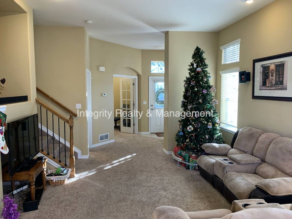 House for rent at 3025 Redhaven Way, Littleton, CO 80126