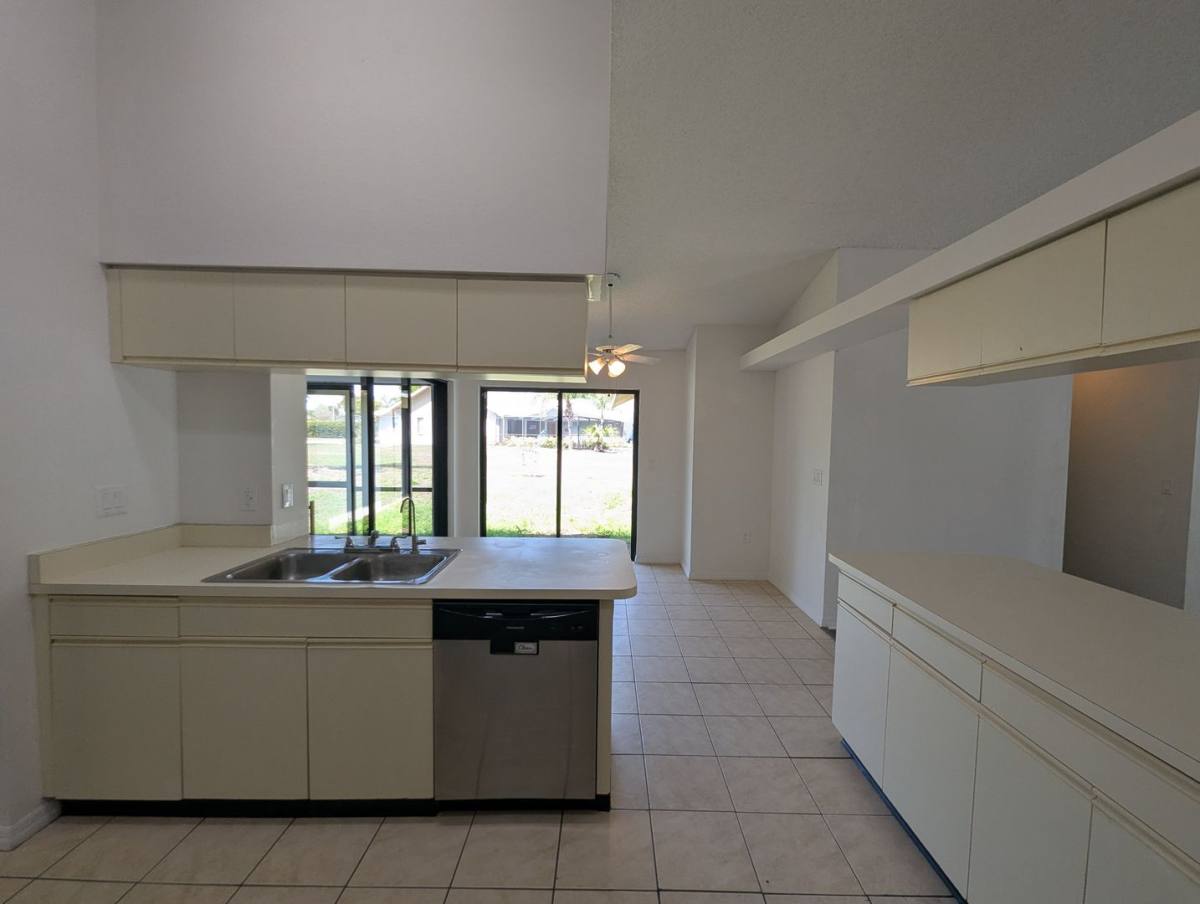 House for rent at 11322 Torrey Pines Dr, Riverview, FL 33579