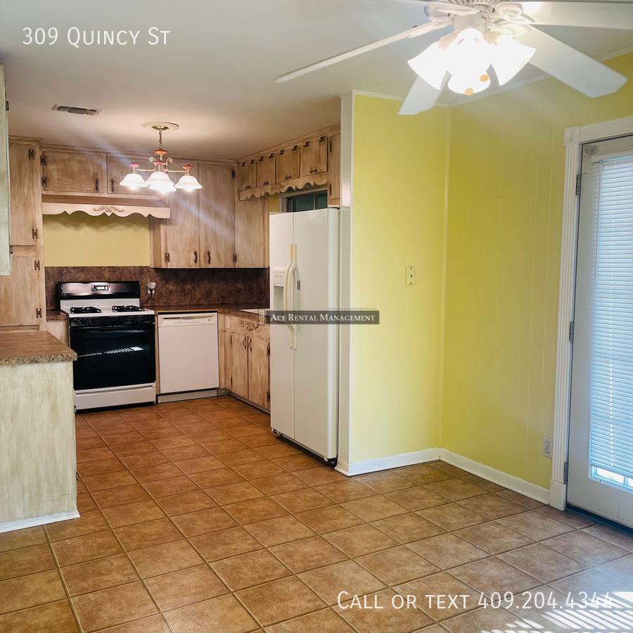 House for rent at 309 Quincy St, Orange, TX 77630
