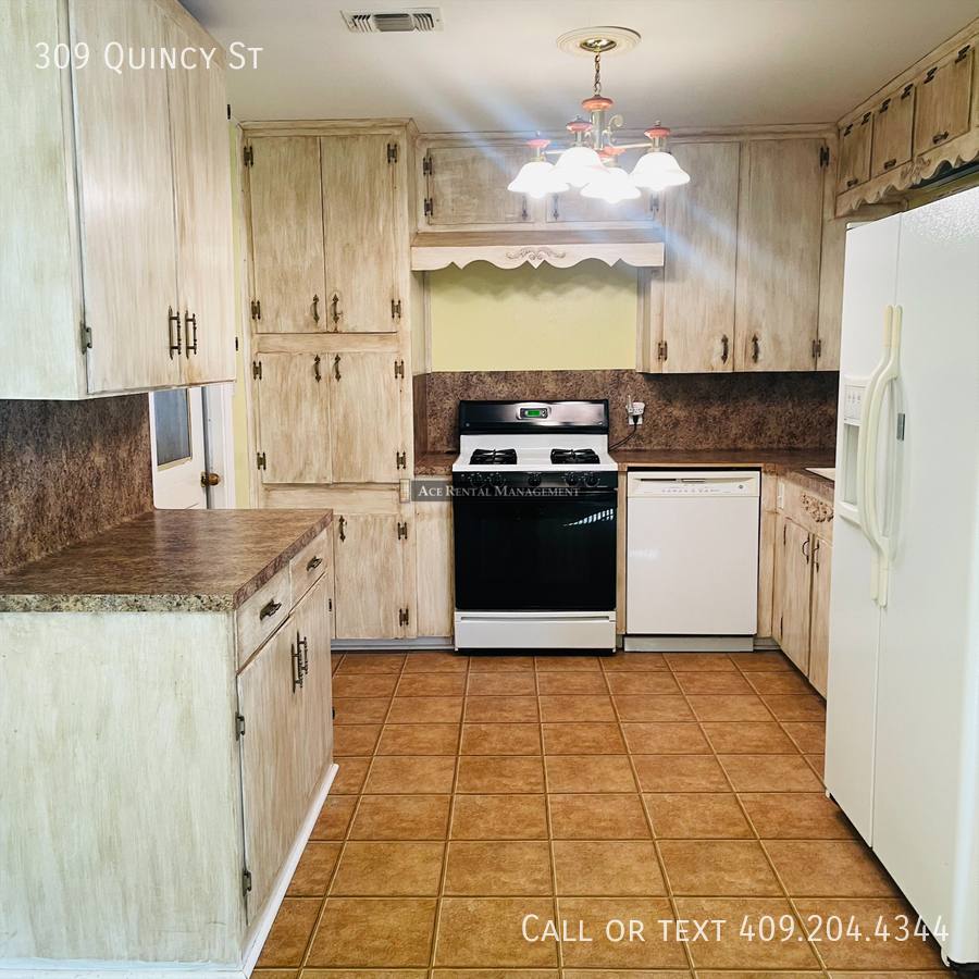 House for rent at 309 Quincy St, Orange, TX 77630