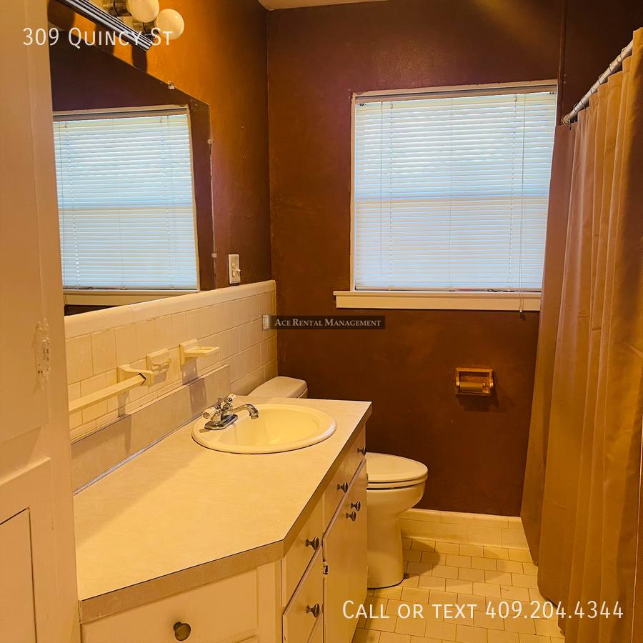 House for rent at 309 Quincy St, Orange, TX 77630