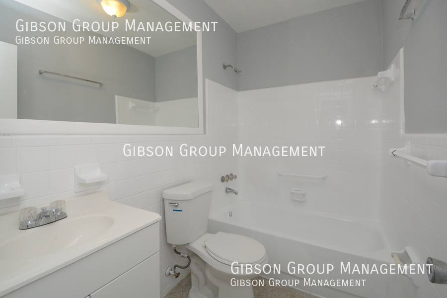 Apartment for rent at 806 NE 16th Place #6, Fort Lauderdale, FL 33304