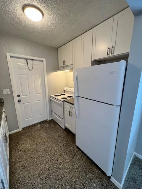 Apartment for rent at 1410 21st Ave E, Bradenton, FL 34208