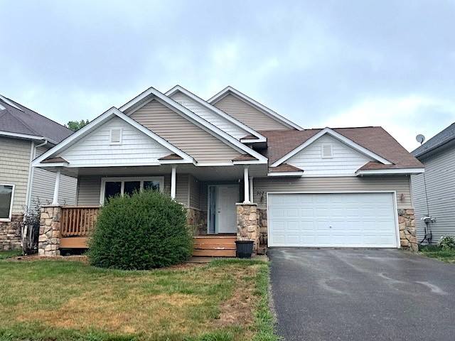 707 E 7th St, Chaska, MN 55318