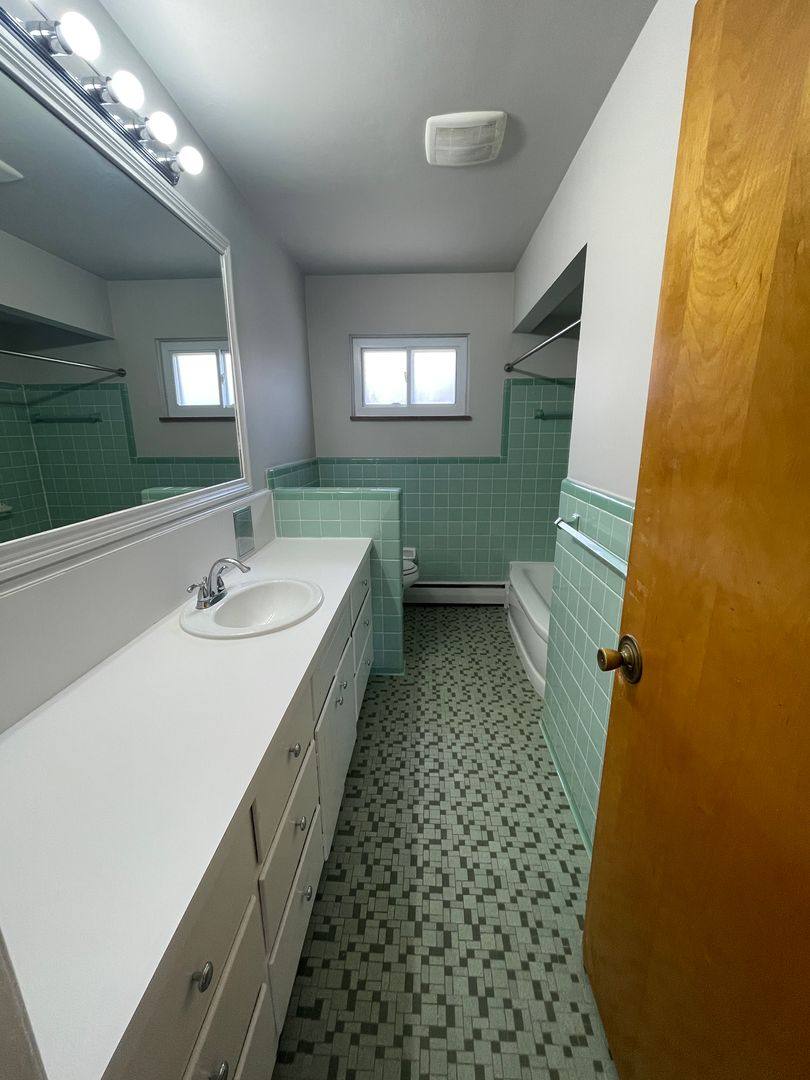 Apartment for rent at 3830 Devon Rd #1, Royal Oak, MI 48073