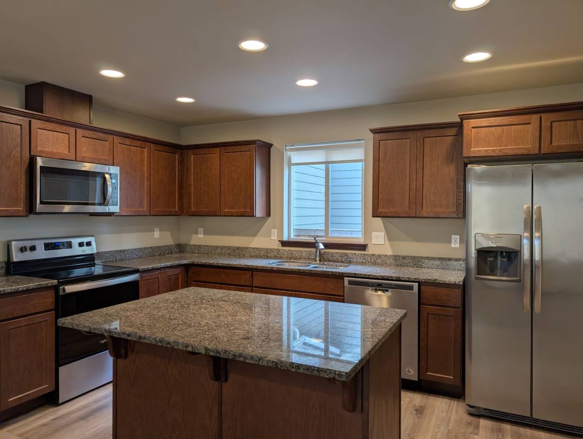 Townhouse for rent at 430 S Kansas Loop, East Wenatchee, WA 98802