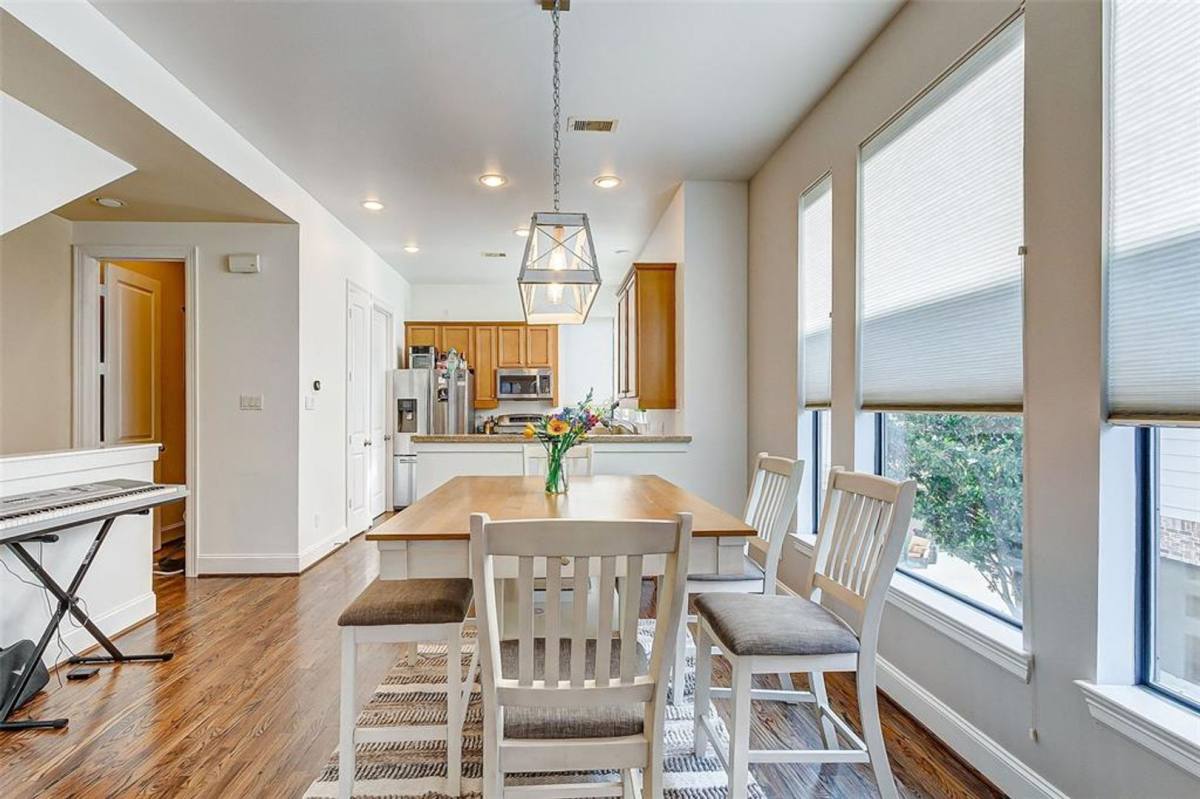 Townhouse for rent at 1922 Winter St, Houston, TX 77007
