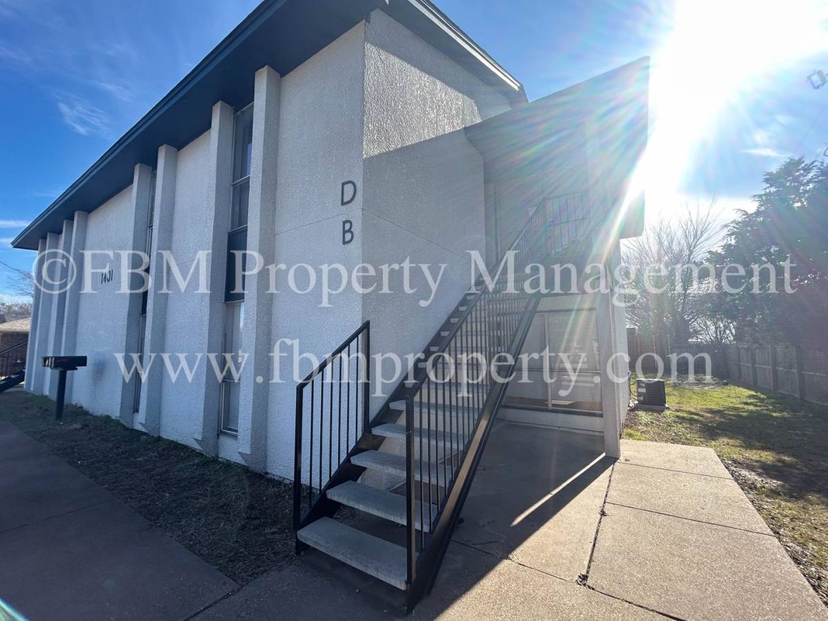 Apartment for rent at 1401 Old Bardwell Rd, Ennis, TX 75119