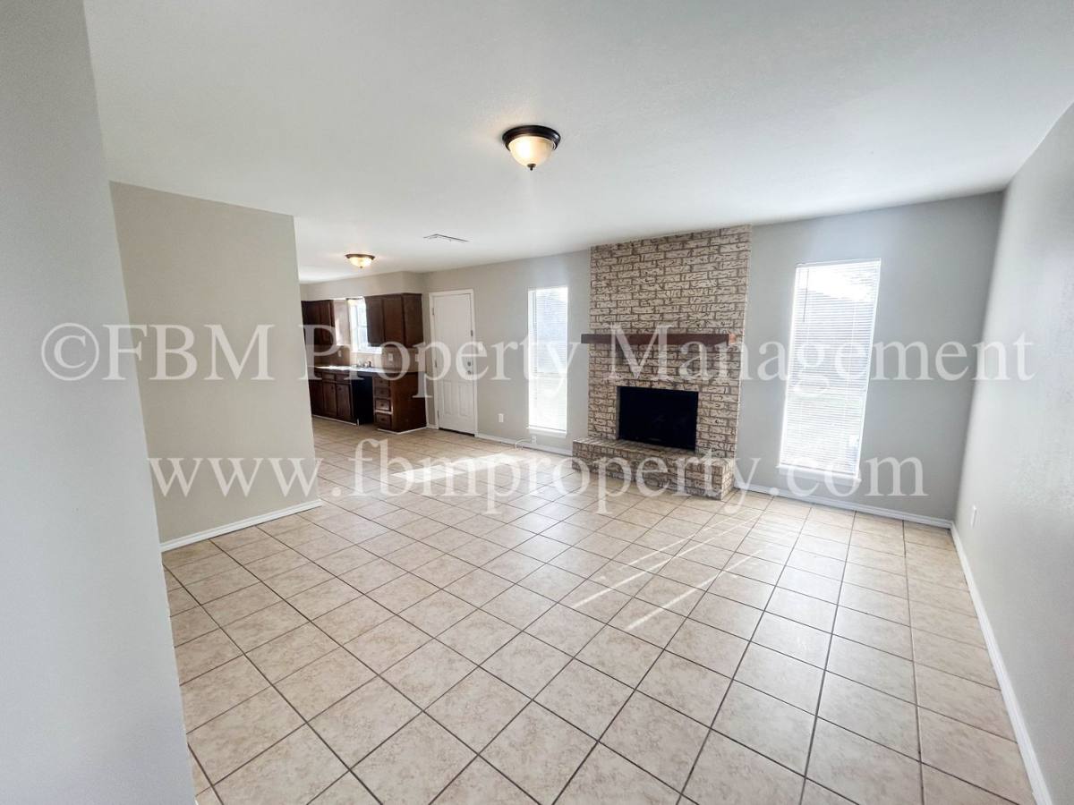 Apartment for rent at 1401 Old Bardwell Rd, Ennis, TX 75119