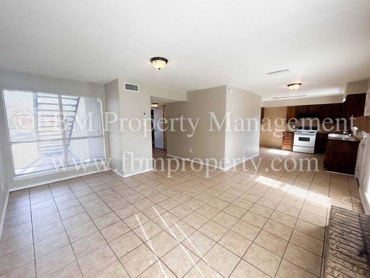 Apartment for rent at 1401 Old Bardwell Rd, Ennis, TX 75119
