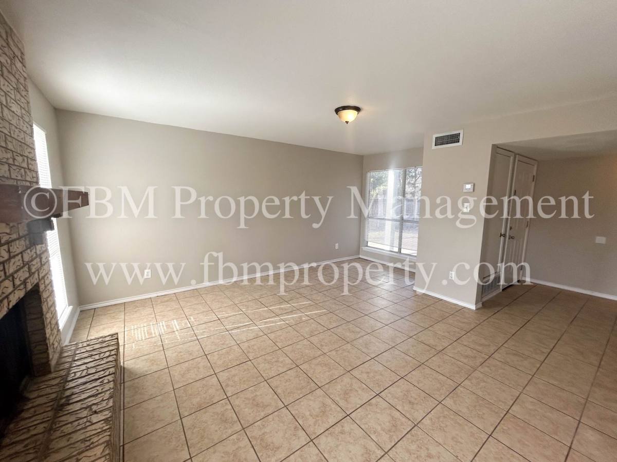 Apartment for rent at 1401 Old Bardwell Rd, Ennis, TX 75119