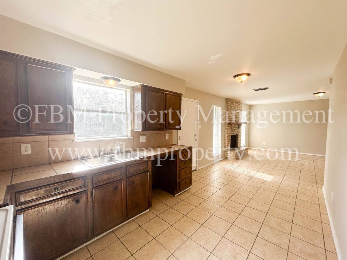 Apartment for rent at 1401 Old Bardwell Rd, Ennis, TX 75119