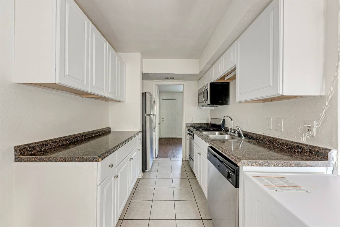 Apartment for rent at 1010 W 23rd St #5, Austin, TX 78705