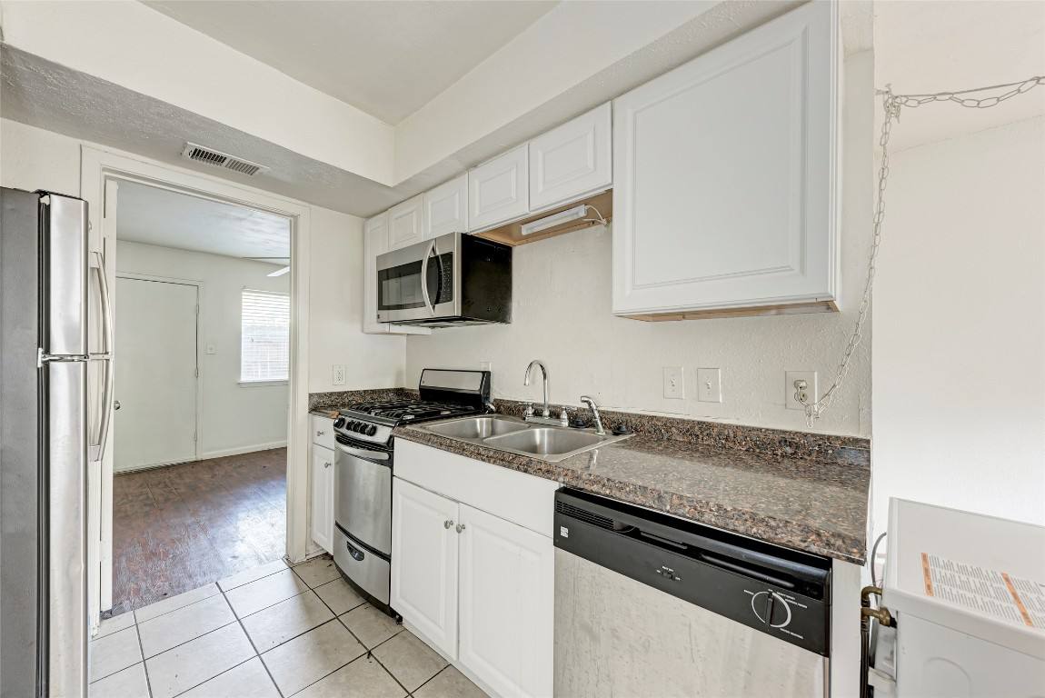 Apartment for rent at 1010 W 23rd St #5, Austin, TX 78705