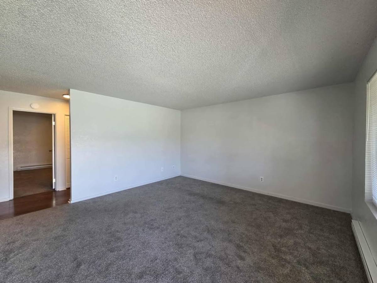 Apartment for rent at 939 N Baker Ave, East Wenatchee, WA 98802