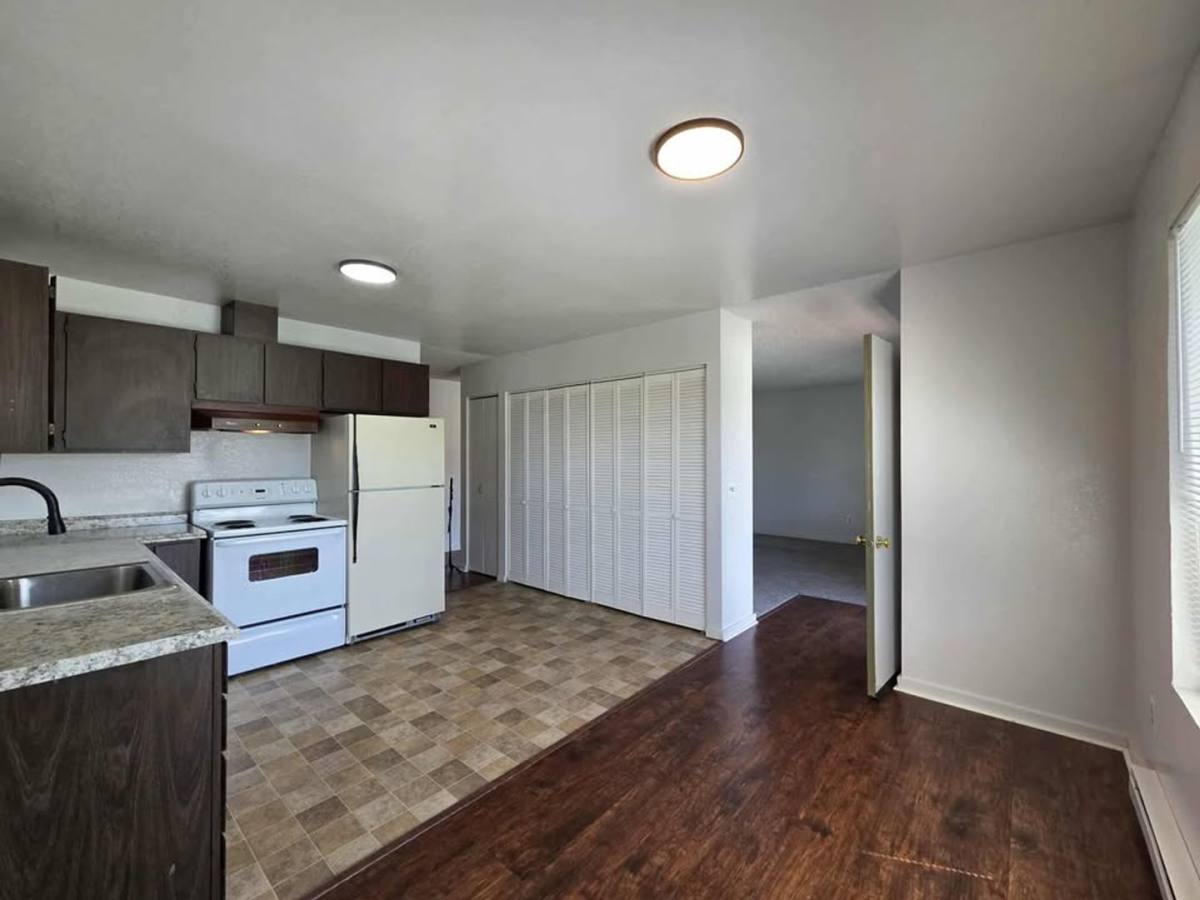Apartment for rent at 939 N Baker Ave, East Wenatchee, WA 98802