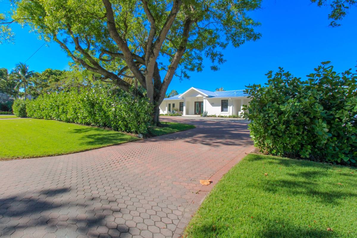 House for rent at 1555 Crayton Rd, Naples, FL 34102