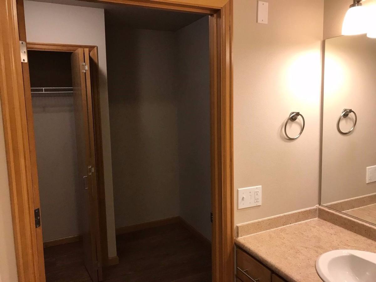 Apartment for rent at 2926 SW 4th Ave, Portland, OR 97201