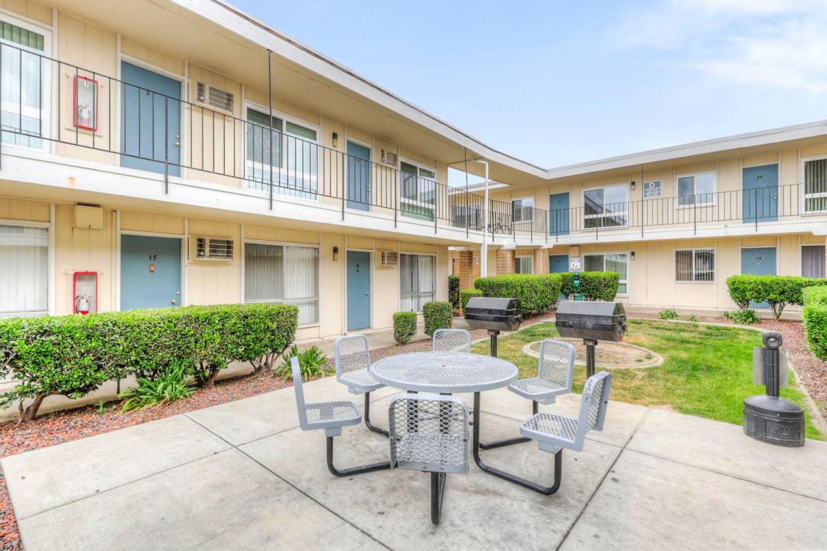 Apartment for rent at 1400 Fulton Ave, Sacramento, CA 95825